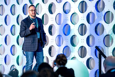 Remarkable Speakers Bureau Dustin Dale onstage speaking3