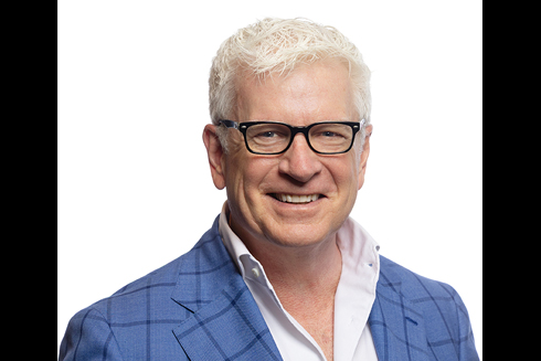 Remarkable! A Speakers Bureau Vince Poscente featured head pose resized